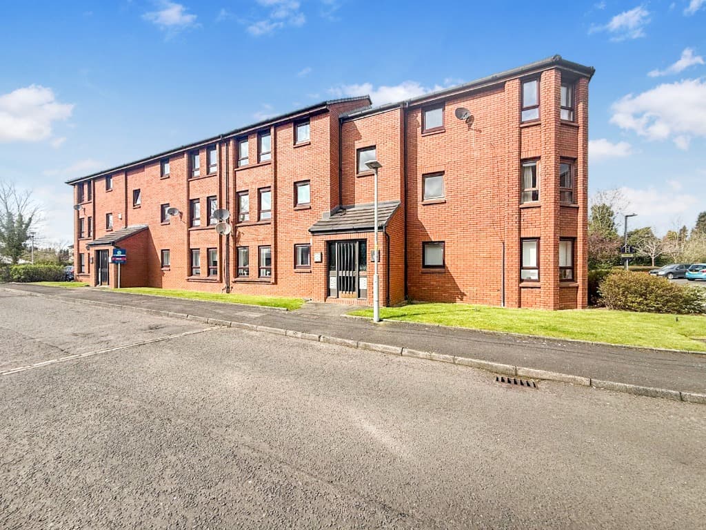 Caird Gardens, Hamilton, South Lanarkshire, ML3